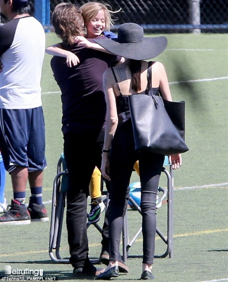 Beiruting - Life Style Blog - Angelina Jolie & Brad Pitt Share a Kiss at  Shiloh & Zaharas Soccer Game