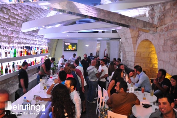 Ages Pub Jounieh Nightlife Ages Final Karaoke Competition Lebanon