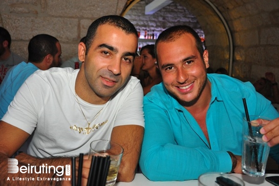 Ages Pub Jounieh Nightlife Ages Final Karaoke Competition Lebanon