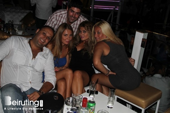 Funktion Zalka Nightlife Black and White Lebanon