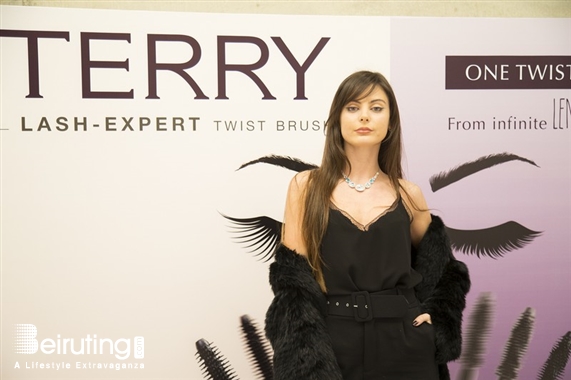 Social Event By Terry Lash-Expert Twist Brush Lebanon