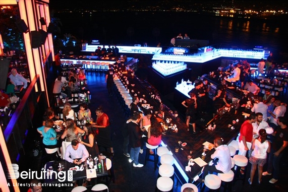 SKYBAR Beirut Suburb Nightlife Donner Sang Compter Fundraising Event Lebanon