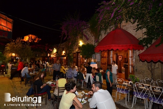 éCafé-EddeYard Jbeil Nightlife Edde Yard on Saturday Night Lebanon