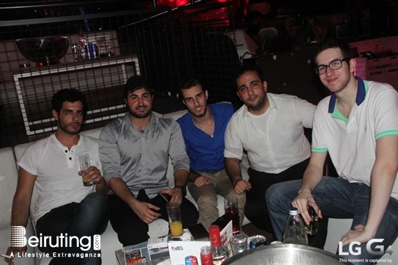 White  Beirut Suburb Social Event Donner Sang Compter Fundraising at White Lebanon