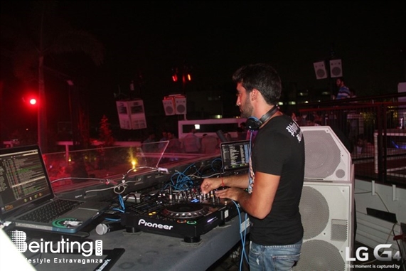 White  Beirut Suburb Social Event Donner Sang Compter Fundraising at White Lebanon