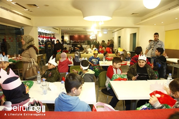 Activities Beirut Suburb Social Event Christmas Holiday Food Drive Lebanon