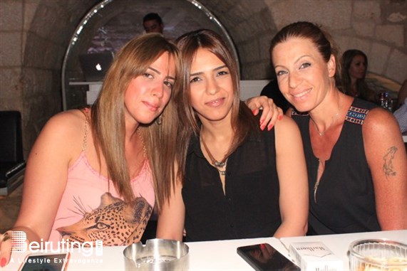 Ages Pub Jounieh Nightlife Ages on Saturday Night Lebanon