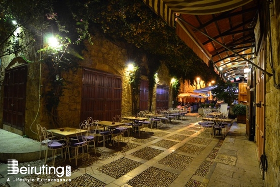 éCafé-EddeYard Jbeil Nightlife Edde Yard on Friday Night Lebanon