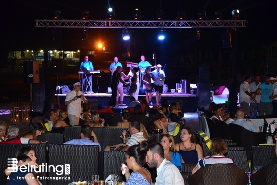 Edde Sands Jbeil Beach Party Edde Sands BBQ Pieds Dans Leau Lebanon