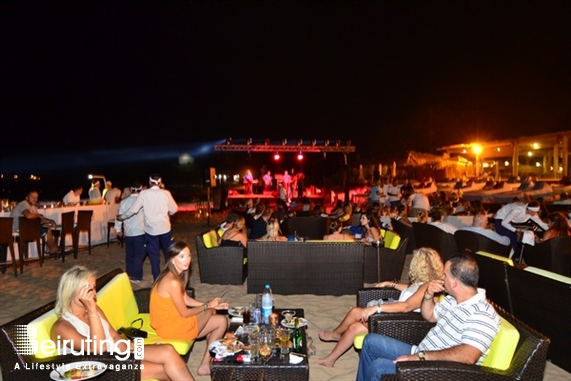 Edde Sands Jbeil Beach Party Edde Sands BBQ Pieds Dans Leau Lebanon