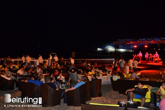 Edde Sands Jbeil Beach Party Edde Sands BBQ Pieds Dans Leau Lebanon