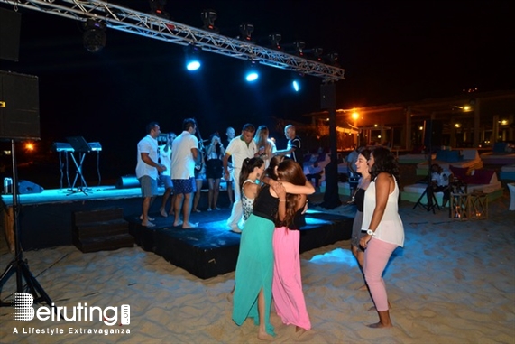 Edde Sands Jbeil Beach Party Edde Sands BBQ Pieds Dans Leau Lebanon