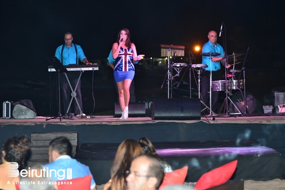 Edde Sands Jbeil Beach Party Edde Sands BBQ Pieds Dans Leau Lebanon