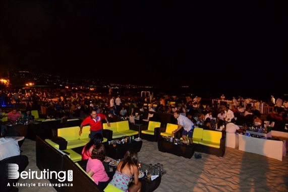 Edde Sands Jbeil Beach Party Edde Sands BBQ Pieds Dans Leau Lebanon