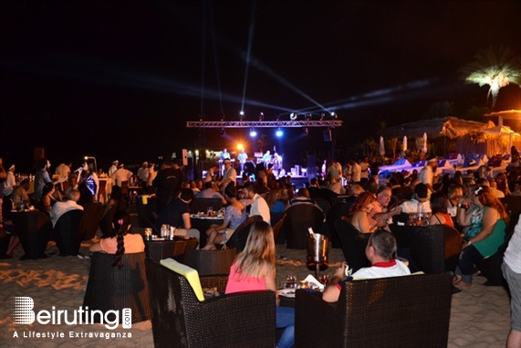 Edde Sands Jbeil Beach Party Edde Sands BBQ Pieds Dans Leau Lebanon