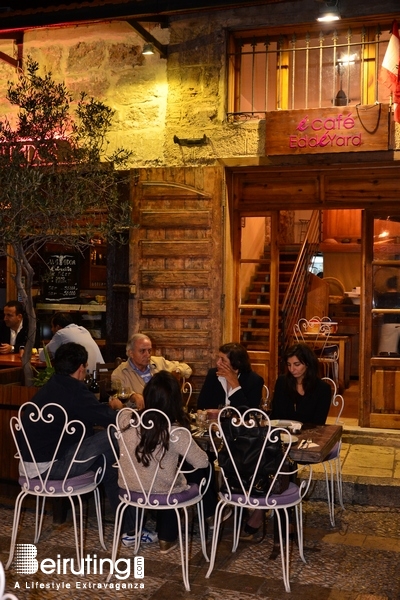 éCafé-EddeYard Jbeil Nightlife Edde Yard on Saturday Night Lebanon