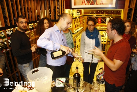 Social Event IXSIR  EL Tasting At Enoteca Lebanon