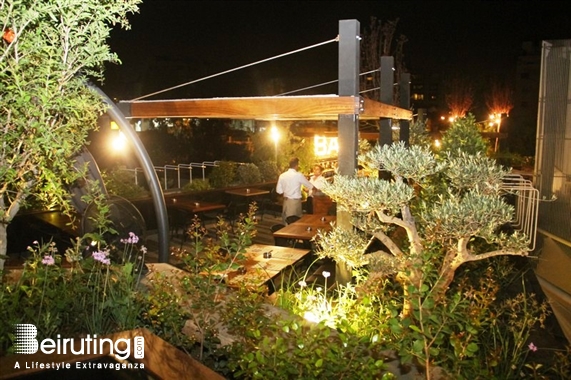 Kitchen Yard-Backyard Hazmieh Nightlife Kitchen Yard on Saturday Night Lebanon